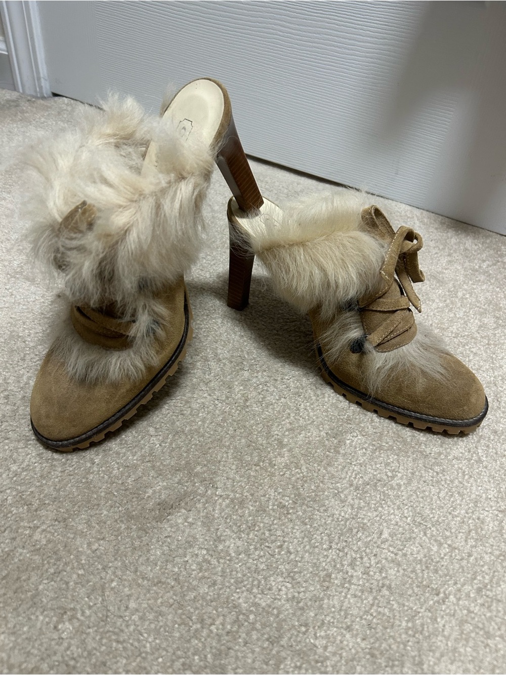 Vintage COACH Faux-Fur Suede 4” High-Heel Mules in Tan. Size 8